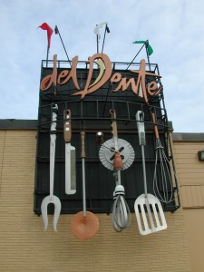 Del Dente - High Density Urethane Signs - The Sign Depot